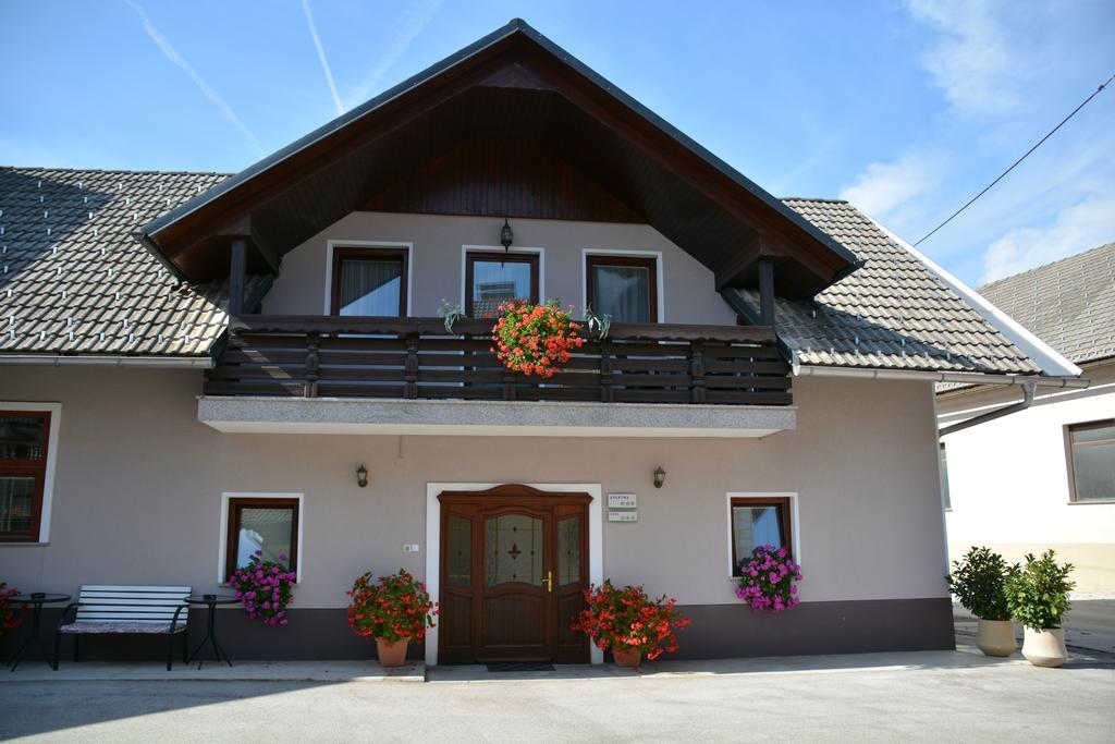 Rooms & Apartments Kepic, Airport Accomodation Cerklje na Gorenjskem Luaran gambar