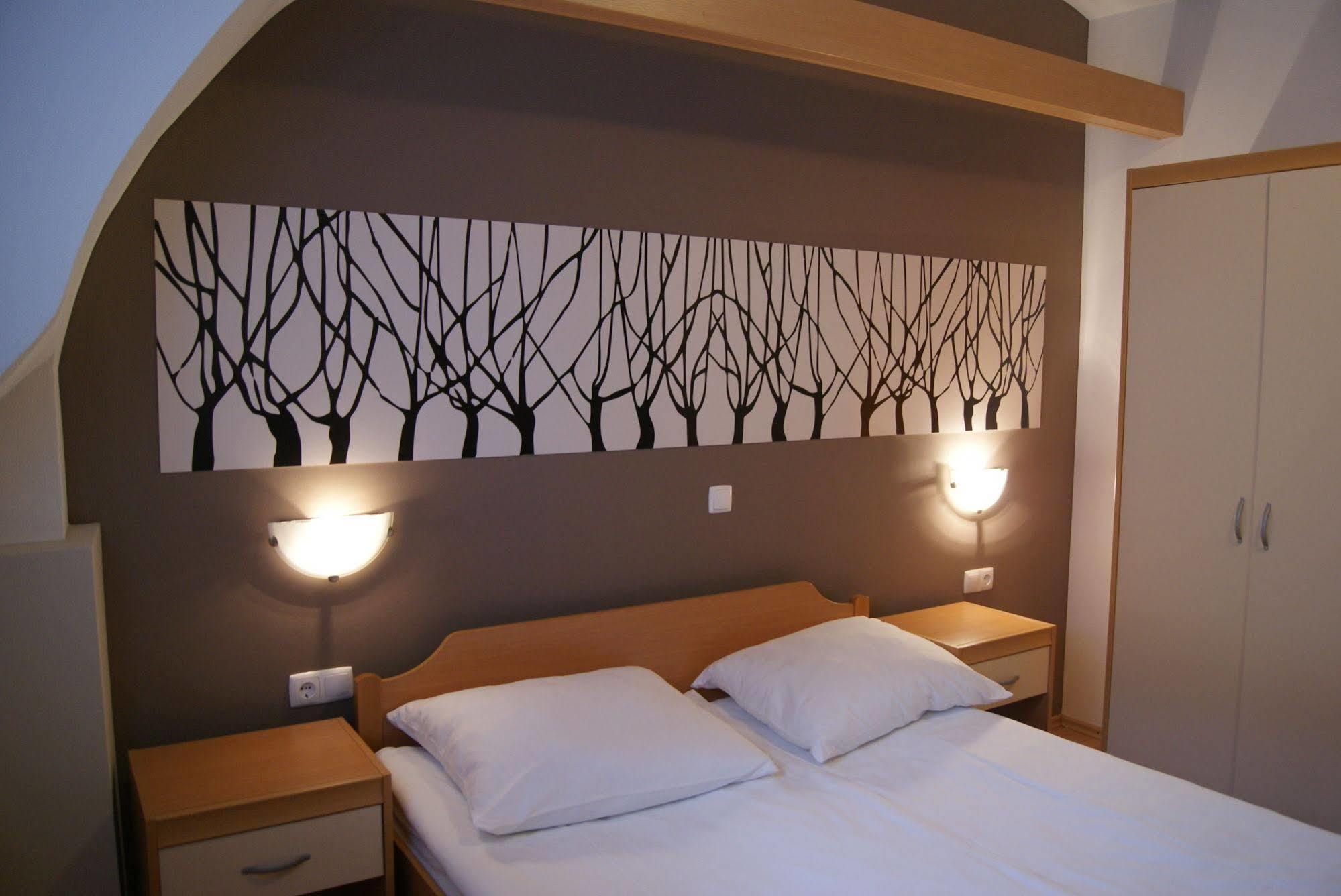 Rooms & Apartments Kepic, Airport Accomodation Cerklje na Gorenjskem Luaran gambar